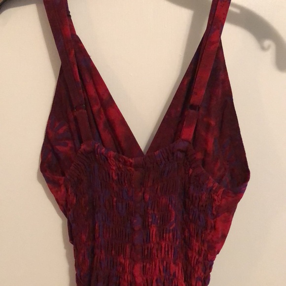 Authentic Hawaiian dress reds and hints of purple flower print - Picture 6 of 11